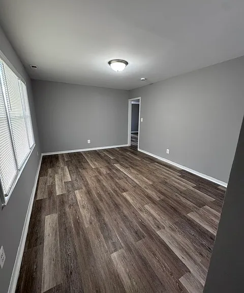 33 Mitchell Ave — Photo 3
