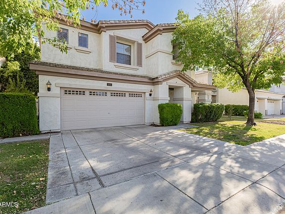 3rd image of 1121 W STELLA Lane