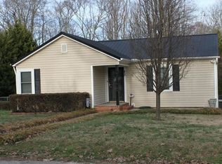 83 3rd St, Hartwell, GA 30643