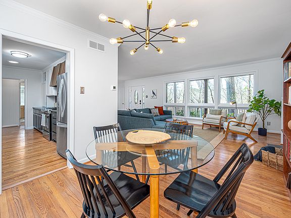 4th image of 1109 Sourwood Cir