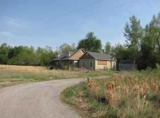 909 S 3rd St E, Broken Arrow, OK 74012