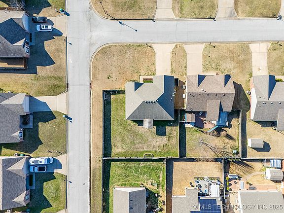 3rd image of 26379 E 86th Pl S