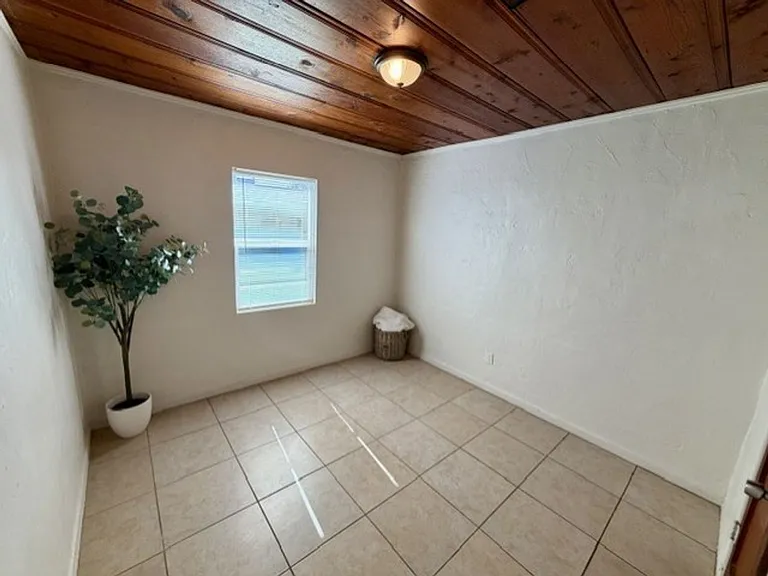 925 E Turney Ave — Photo 32