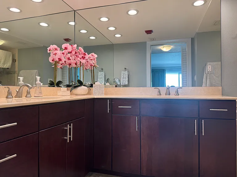 1750 Benjamin Franklin Dr — Photo 14