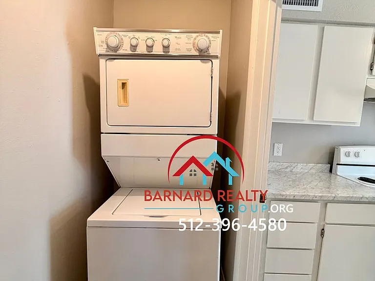 402 Fredericksburg St #8 — Photo 15