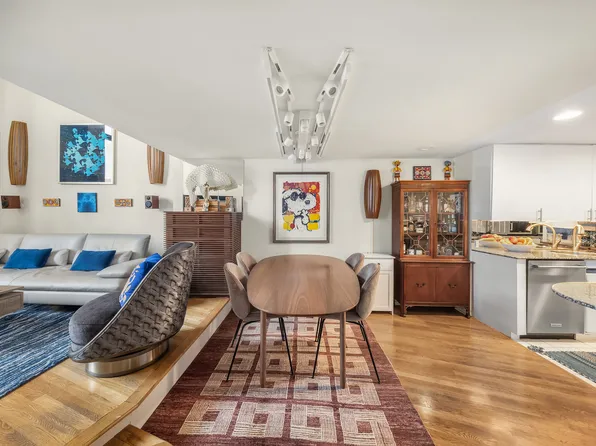 135 West 70th Street 6M image 3 of 10