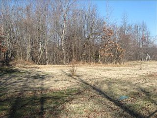 5th image of 240 Jenny Ln