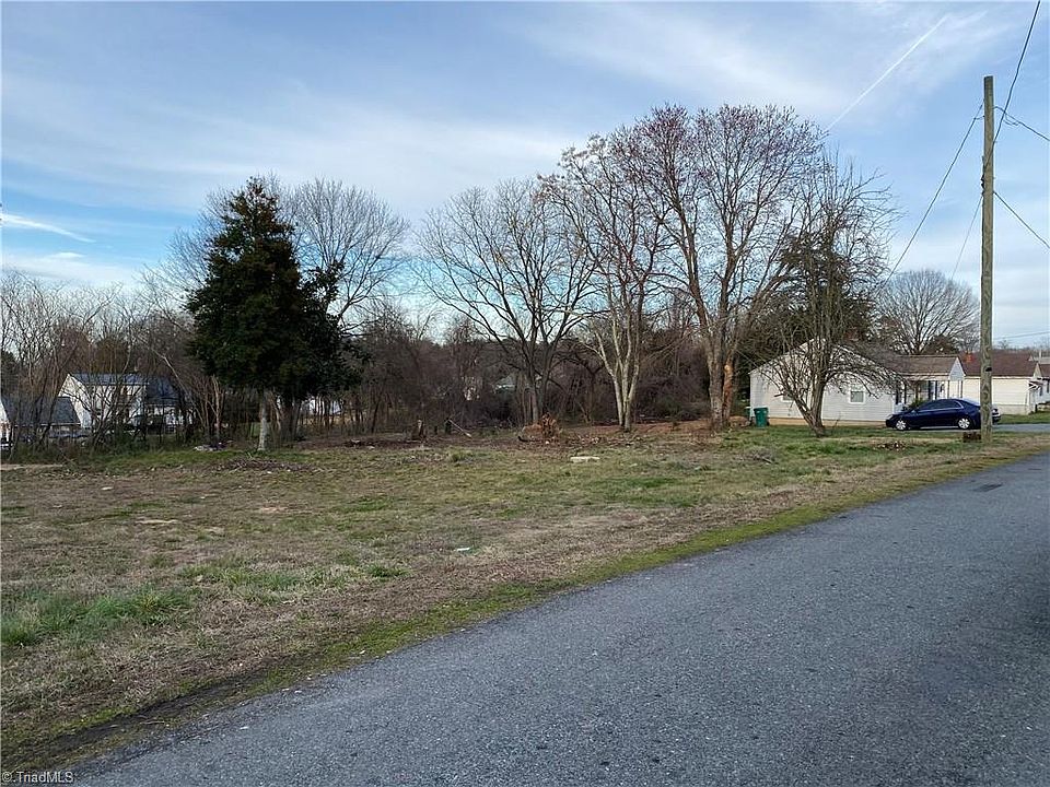 2nd image of 5285 Main St