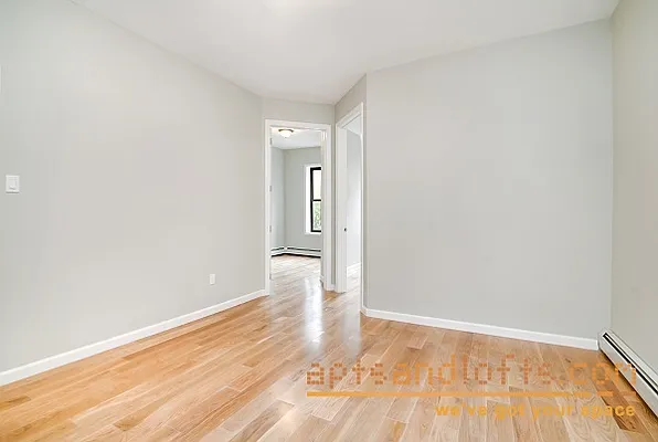 Rented by aptsandlofts.com | media 9