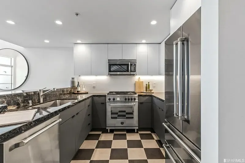 2 bed, 2.5 bath, 1578 sqft, $8,165 — Photo 2