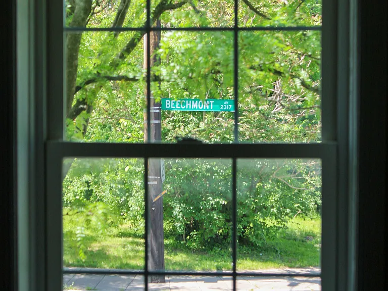 2320 Beechmont Ave #1 — Photo 7