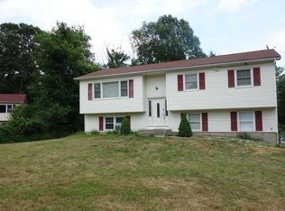 7 Sobrisco St, Airmont, NY 10952