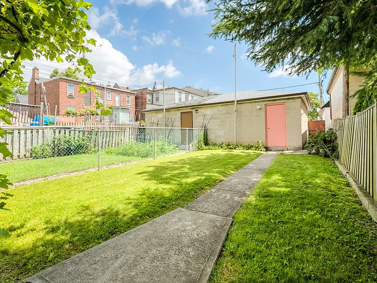 85 Greenlaw Ave — Photo 31