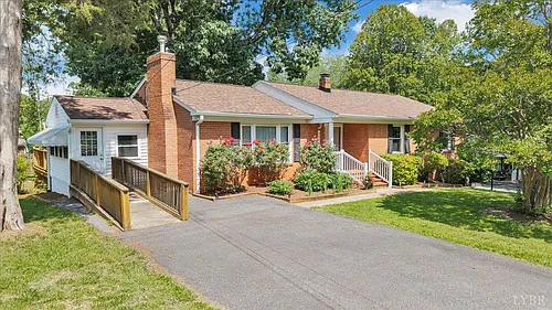 405 Oakland Cir Photo 1