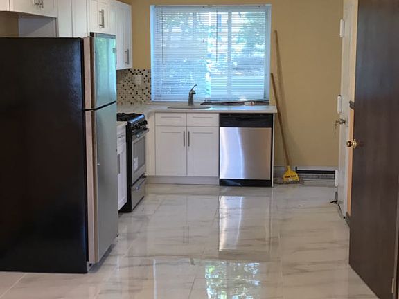 4th image of 239 Buttrick Ave #1F