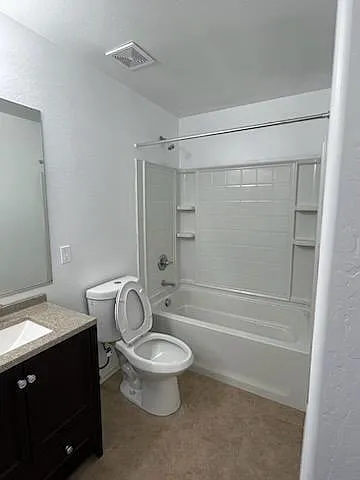 Shared bath with full size tub.