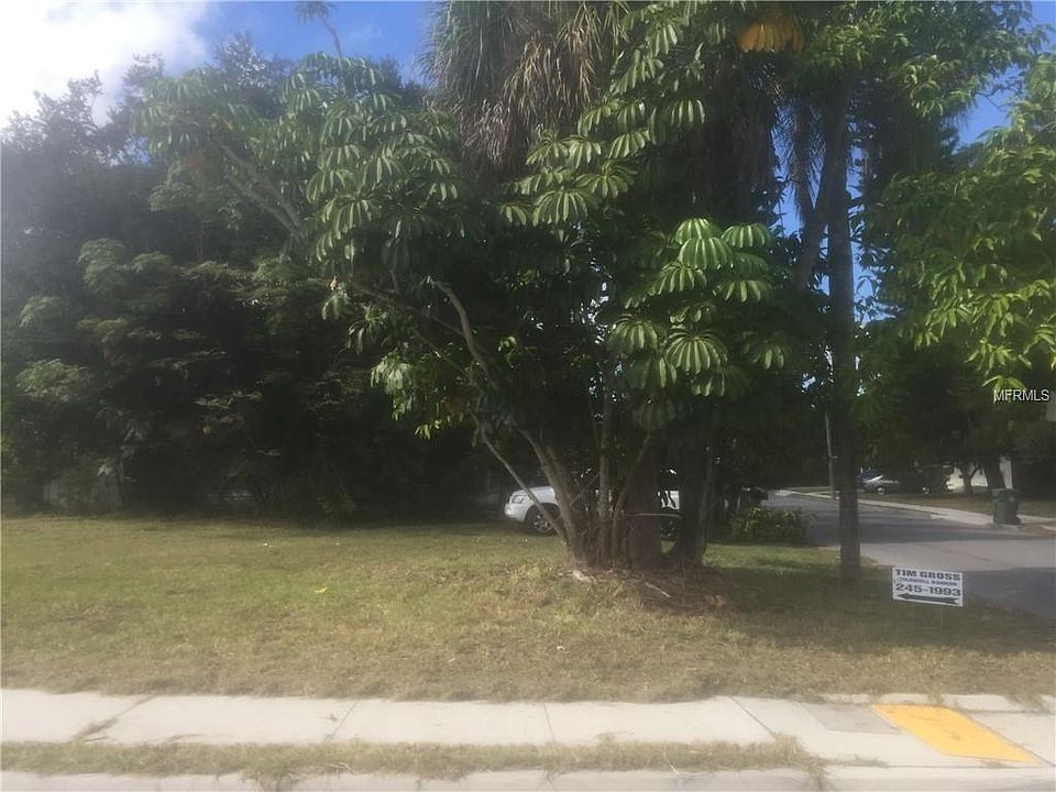 1st image of 703 21st Ave W