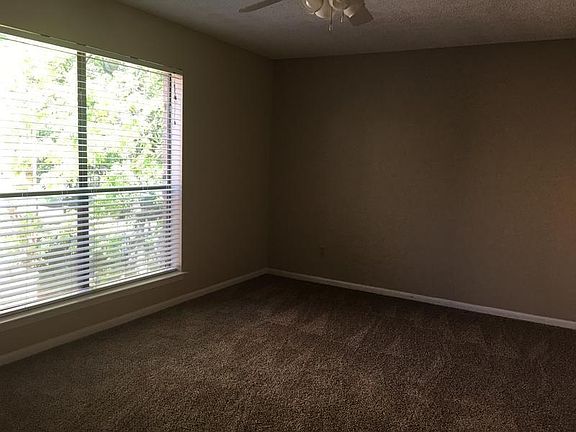 2nd image of 613 Baylor Dr