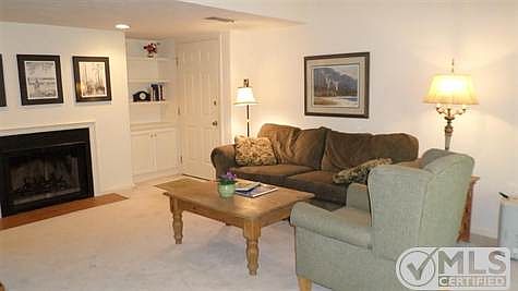 2nd image of 528 E Pensacola St #11