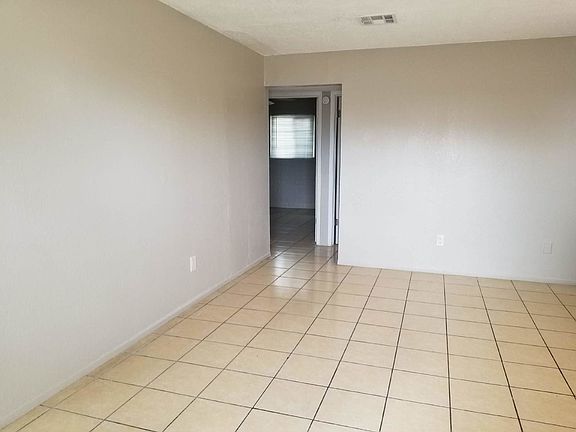 4th image of 2629 E Monte Cristo Ave APT 2