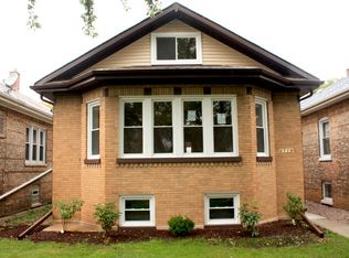 6110 W Roscoe St, Chicago, IL 60634