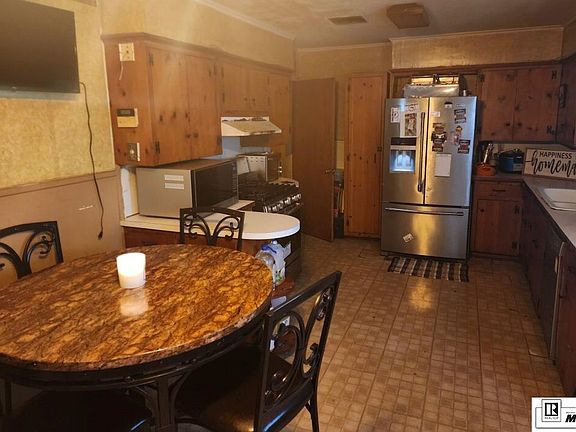 3rd image of 106 S Inglewood Dr