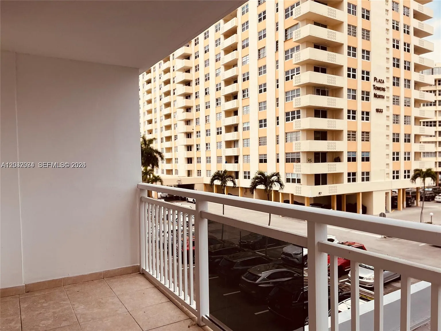 Plaza Towers South Condo — Photo 3