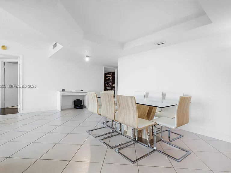 3598 Yacht Club Dr #601 — Photo 7