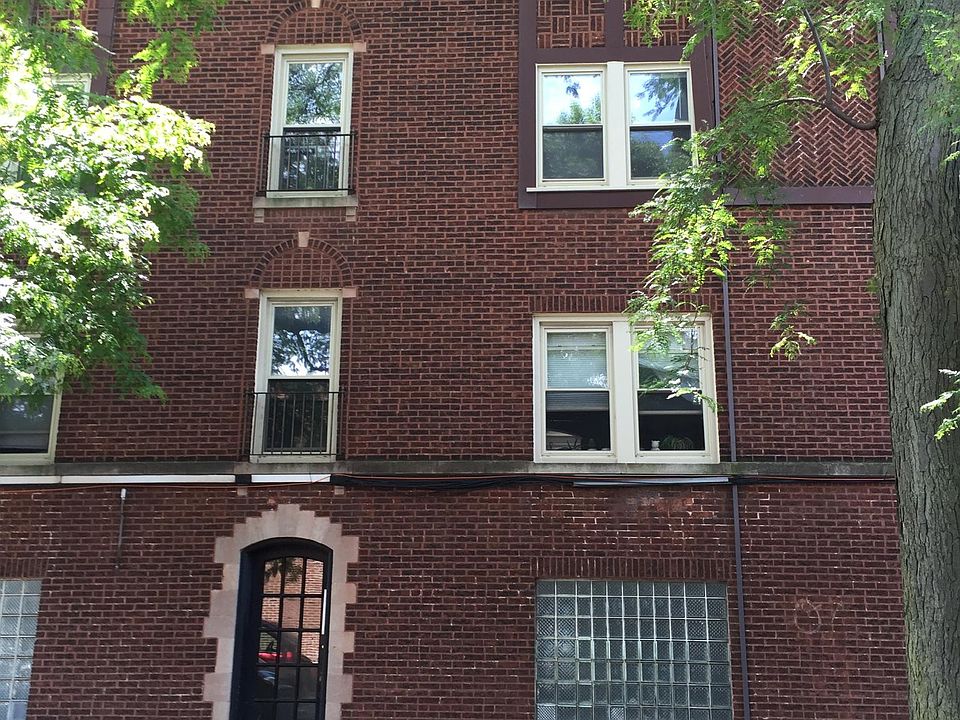 1st image of 2615 W Wellington Ave #2F