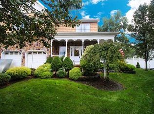 15 Lisa Rose Ter, Colonia, NJ