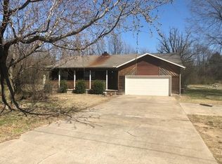 4361 N Oak St, Springdale, AR 72764