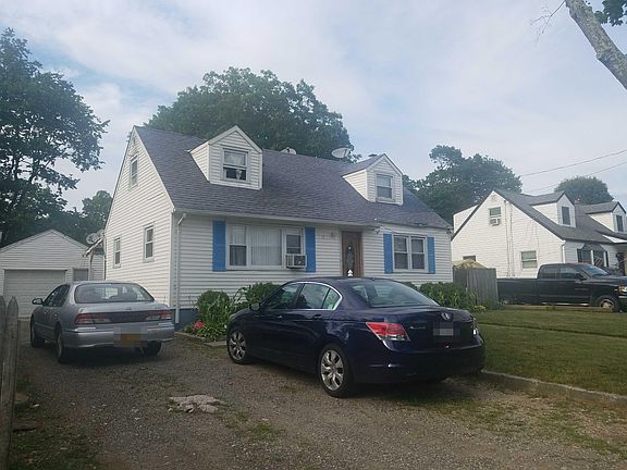 2nd image of 17 E 25th St