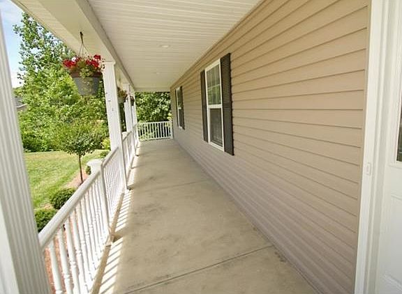 5th image of 240 Gardenia Dr