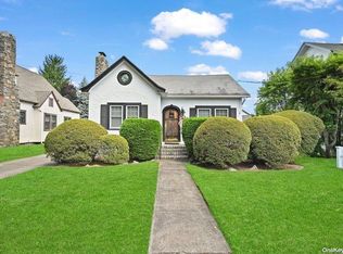 209 Raymond St, Rockville Centre, NY 11570