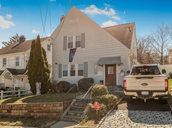 34 Kinross Place, Yonkers, NY 10703