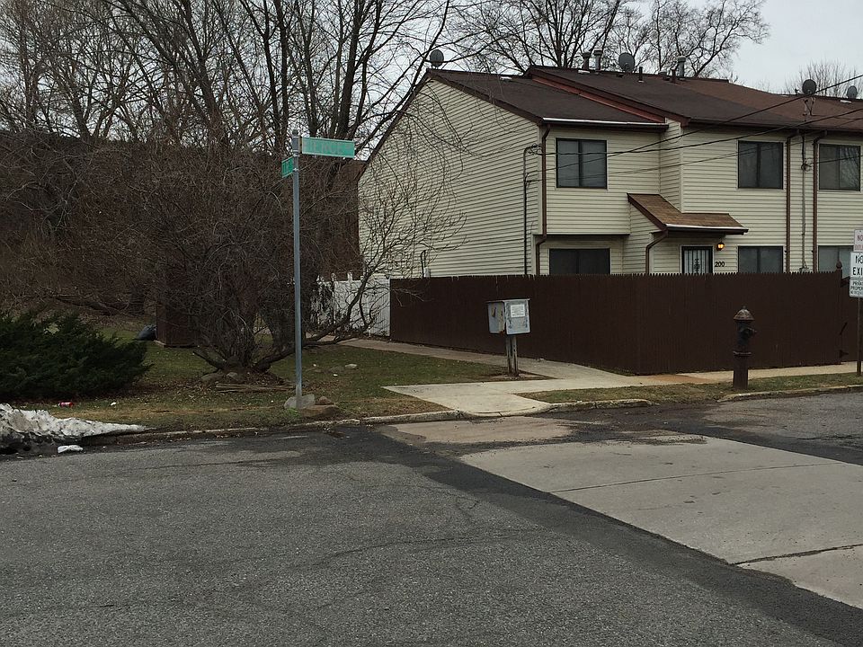 1st image of 200 Pierce St #A