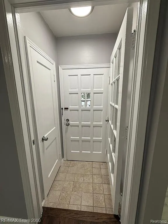3 bed, 2.0 bath, 2085 sqft, $2,000 — Photo 4