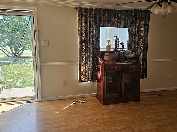 3rd image of 27101 Thompson Corner Rd
