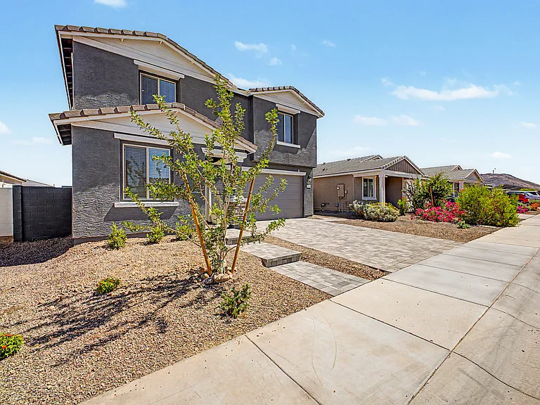 7598 W Smoketree Dr — Photo 2