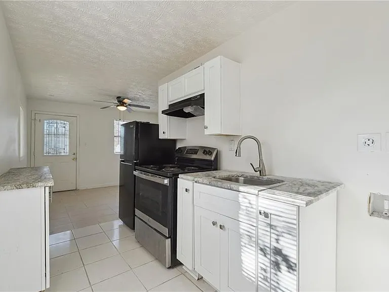 324 Brooks Ave #B — Photo 9