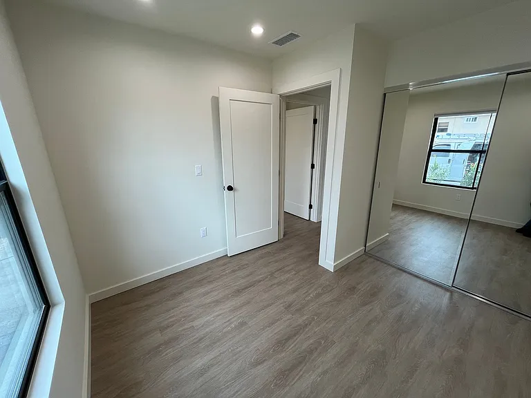 Newly Remodeled 2 Bed 1 Bath Unit in PB — Photo 17