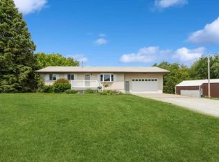 1409 Riverside Rd, Riverside, IA 52327