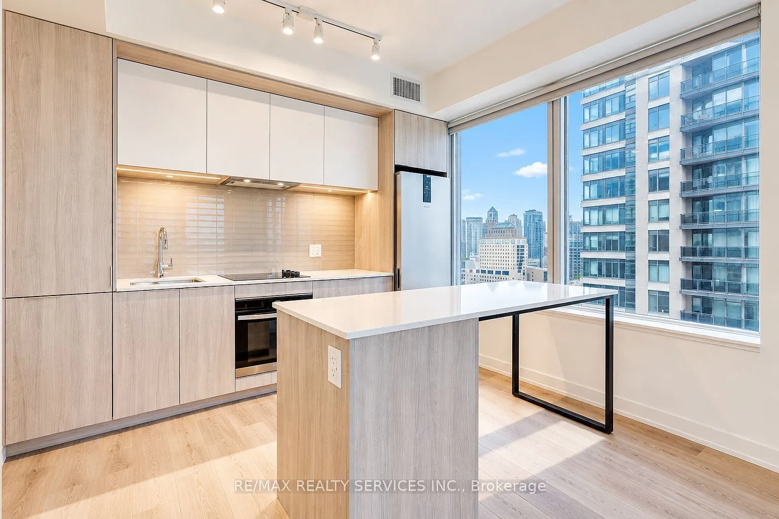 2 bed, $2,800 — Photo 2
