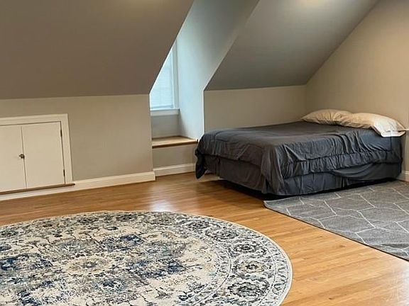 2nd image of 3811 Monument Ave