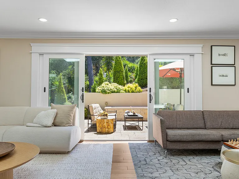 977 Continental Dr — Photo 14