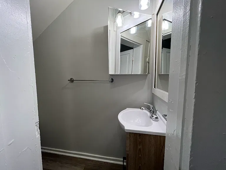 310 N Bennett St — Photo 11