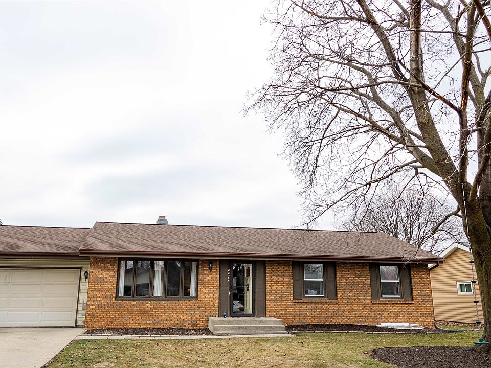 1st image of 2222 N Huron Dr