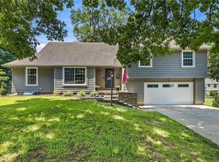25 E 113th Ter, Kansas City, MO 64114