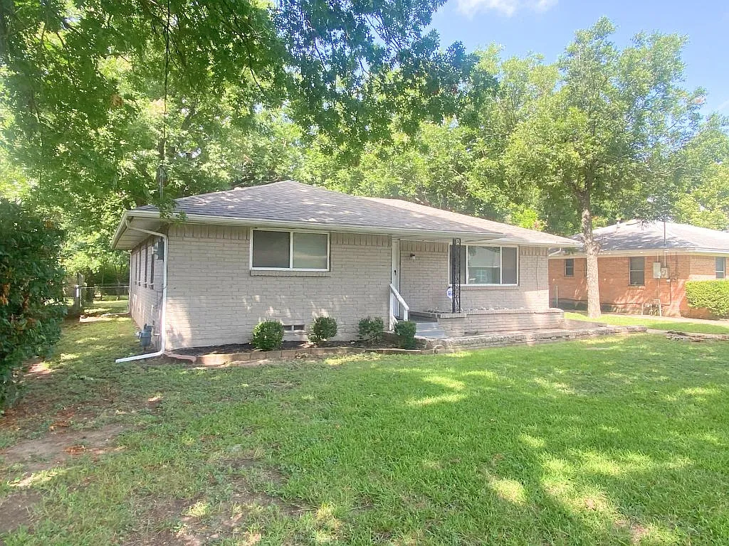 4321 Kolloch Dr. — Photo 2