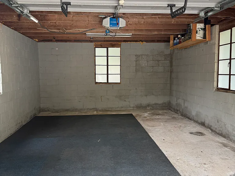 Detached garage